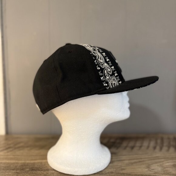 RARE Seattle Mariners Black & White Paisley New Era Fitted Hat Size 7 3/8 MLB - Picture 5 of 8